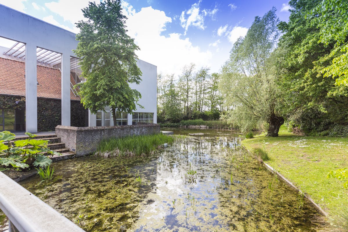 Instapklaar appartement in parktuin nabij hartje Roeselare! - foto 2