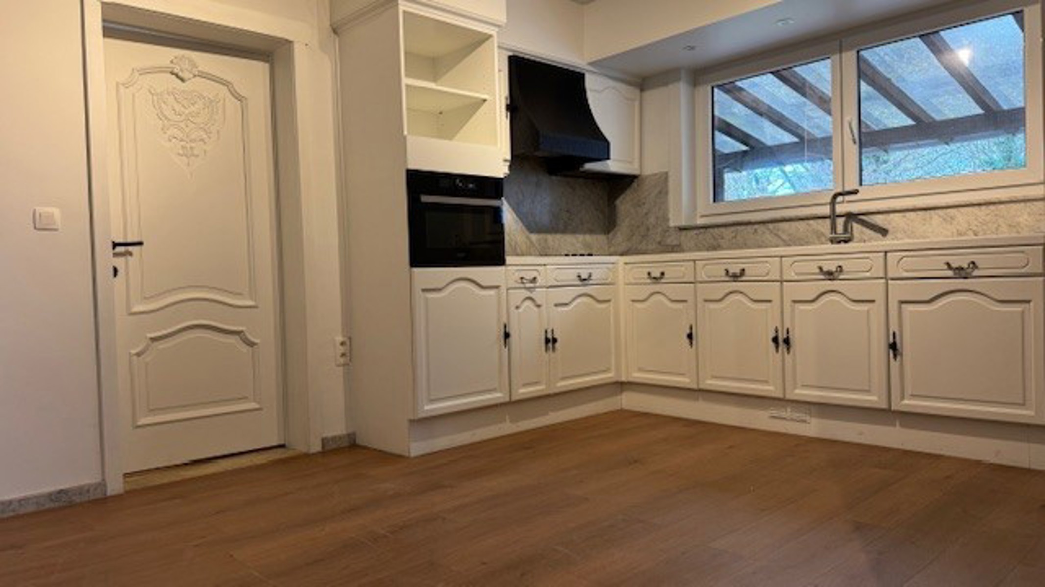 Gerenoveerde woning met 3 slaapkamers en ruime tuin. - foto 4