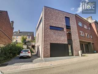 Prachtige BEN-woning te huur (Bijna Energie Neutraal) vlakbij het centrum van Hoeilaart met 4 slaapkamers, 2 badkamers en garage!...