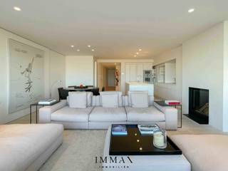 Prachtig eigentijds appartement met een schitterend frontaal zeezicht, gelegen aan het Rubenplein in Knokke-Heist.Dit stijlvol appartement beschikt...