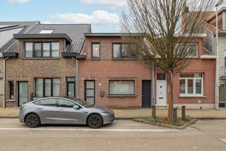 INSTAPKLARE STARTERSWONING MET DIEPE TUIN NABIJ BEAULIEU PARK IN KAPELLENIn een rustige woonwijk in Kapellen, op wandelafstand van het groene...