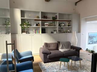 <p>In een zijstraatje van dé Mechelsestraat, het verlengde van de charmante Vismarkt, gekend om zijn verfijnde boetiekjes en handelszaken, bieden wij met veel plezier deze stadwoning aan! Het pand is perfect instapklaar en voorzien van al het nodige om het dagelijks reilen en zeilen zo aangenaam mogelijk te maken. <br /><br />De lichtrijke leefruimte, voorzien van een zit- en/ of bijkomende eetplaats, straalt een authentiek karakter uit, denk hierbij aan de houten trap in de hall, behoud van balken, vloertegels... Achteraan de woning vind je de geïnstalleerde keuken met directe toegang tot de stadskoer. Op heden bestaat de woning uit 3 fijne slaapkamers waarvan één kamer gelegen is op de bovenste verdieping en een bijhorende leefruimte heeft. De vergund geachtheid van dit pand is 3 studentenkamers. <br /><br />Deze uiterst goed onderhouden woning is op zoek naar bewoners die dromen van wonen in de Stad! <br />Mis deze kans niet en contacteer ons vandaag nog voor meer informatie of een bezoek ter plaatse: verhuur@connect-immo.be of 0470 59 65 44<br /><br />EPC: 273 kWh/m² - UC: 3429551 - label C<br />Wg, Gdv, Gvkr, Gvv</p>