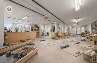 Modern handelspand op toplocatieBent u op zoek naar een strategische plek voor uw volgende vestiging?Dit recent gebouwde, instapklare handelspand...