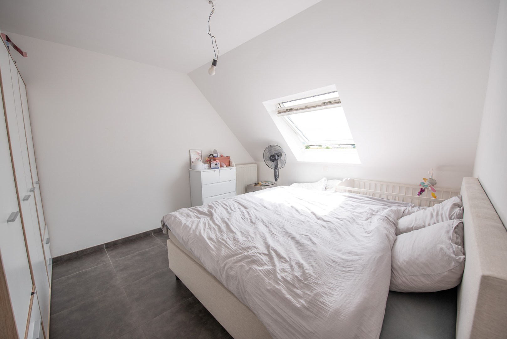 Ruim dakappartement met 2 ruime zonneterrassen te huur in Zulte - foto 4