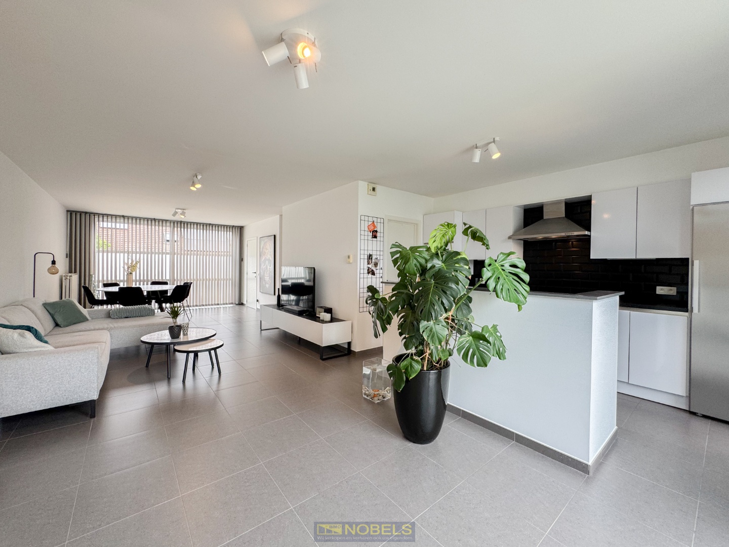 Te koop, Energiezuinige en lichtrijke gezinswoning met garage op gunstige ligging te Anzegem - photo 3