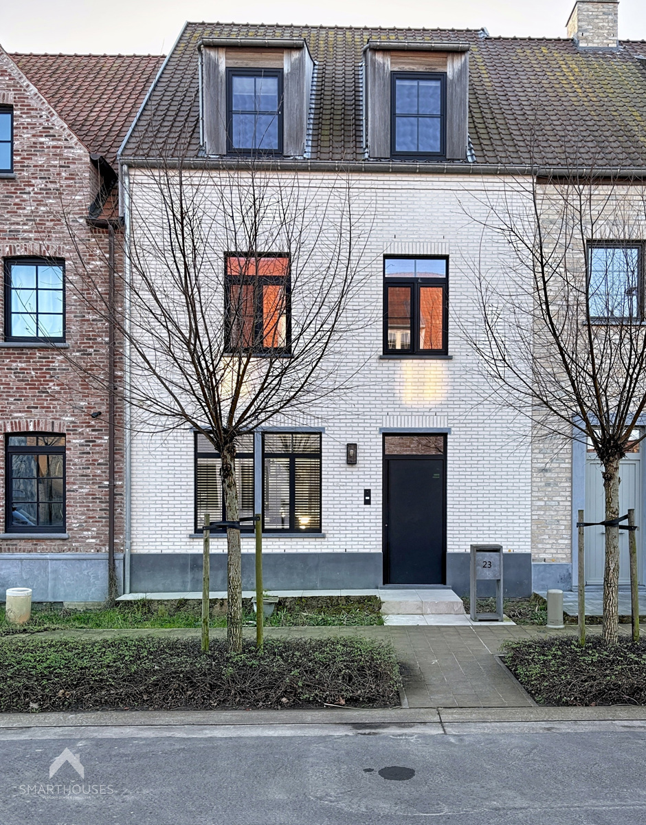 Ruime luxueuze woning met 3 slaapkamers en 2 badkamers - foto 2