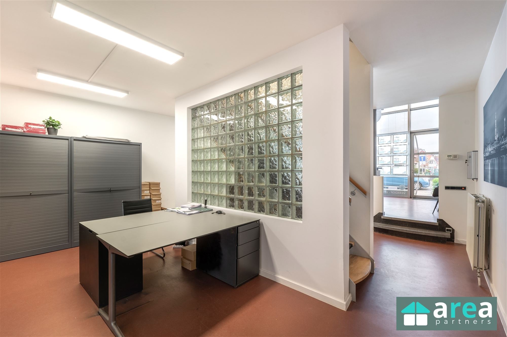 kantoorgebouw met woonst - foto 3