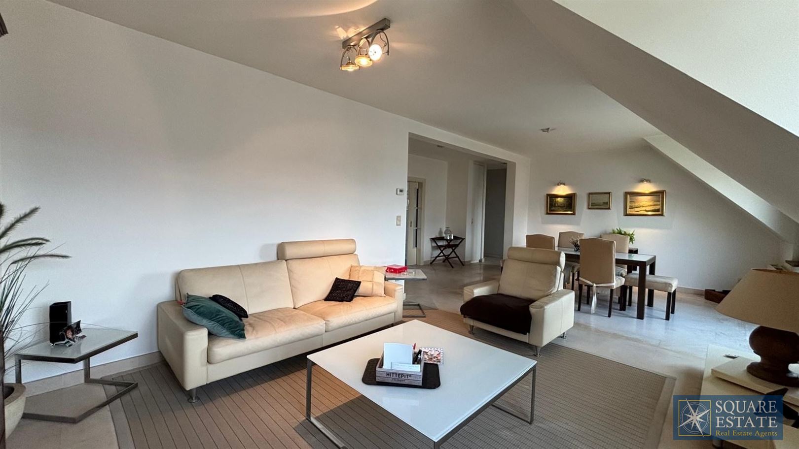 Appartement aan het marktplein - foto 1