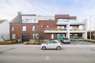 HERZELE - Recent en lichtrijk gelijkvloersappartement met twee slaapkamers Bent u op zoek naar een lichtrijk appartement op een rustige locatie?...