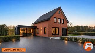 ZICHEM - Degelijke, goed onderhouden maar totaal te renoveren woning op 47a.Achterin gelegen met rondomrond zeer ruime tuin en/of weiland. Rust...