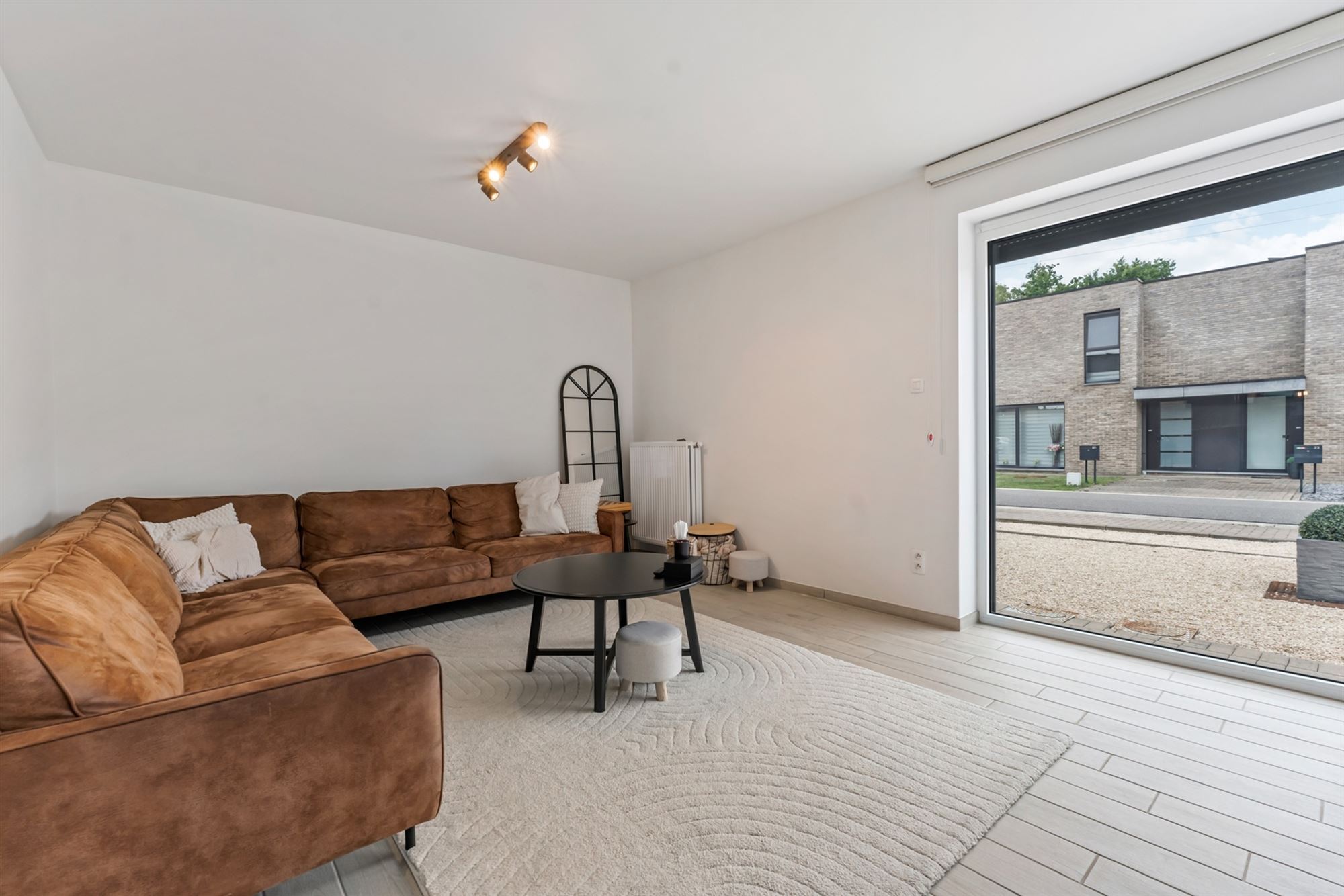 PRACHTIG AFGEWERKTE HOB MET 3 SLAAPKAMERS OP EEN PERCEEL VAN 3A50CA TE BERINGEN CENTRUM - foto 4