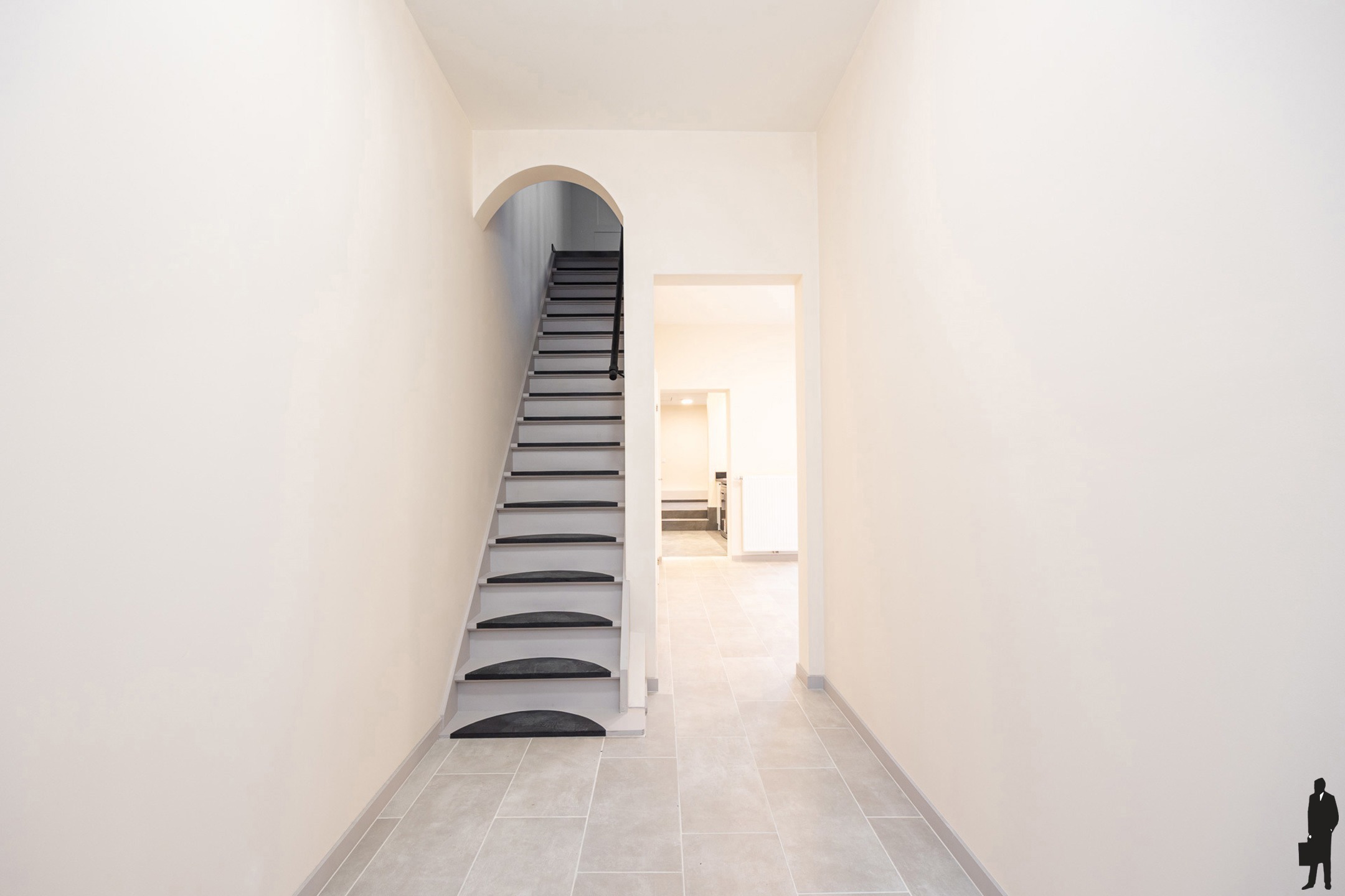 Volledig gerenoveerd stadswoning met 4 slpk en stadstuin! - foto 4