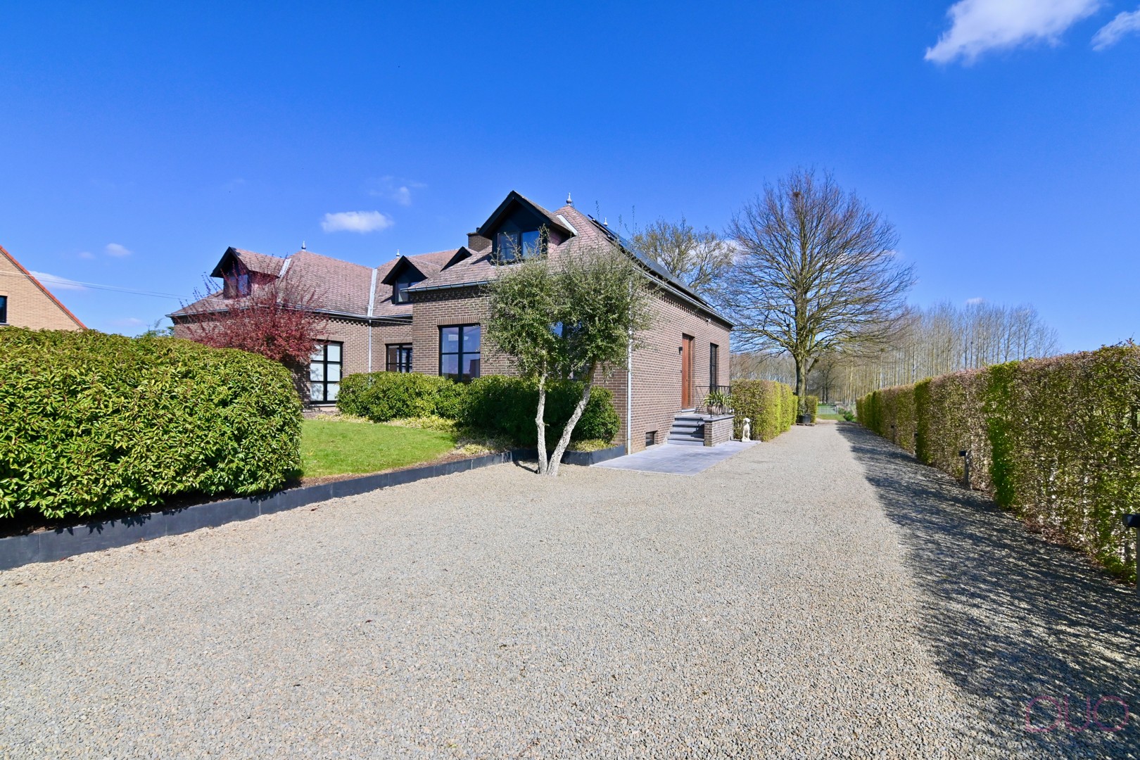 Gerenoveerd halfopen bebouwing op een prachtig perceel van 1h39a60ca inclusief weilanden - foto 1