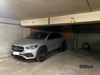 Ideale locatie om uw auto te parkeren in het centrum van de stad.