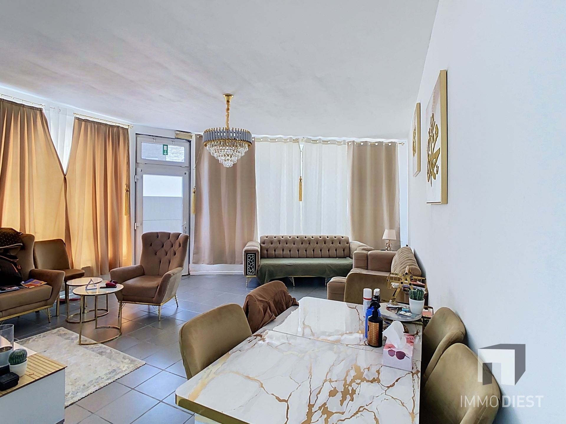 Handelspand met woonst en 5 garages - foto 4