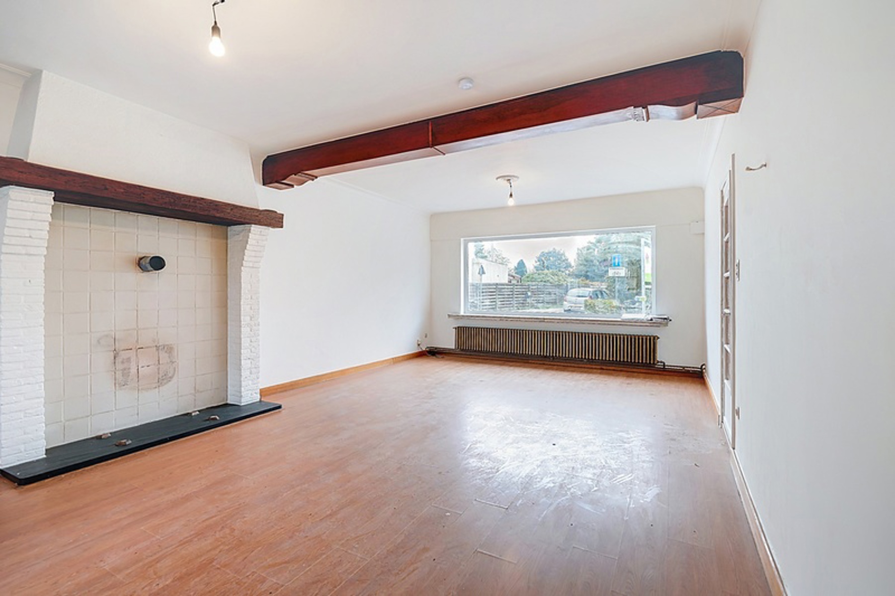 Deels genoveerde woning met ruime werkplaats en opslagruimte - foto 5