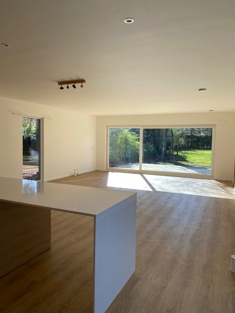 Prachtige nieuwbouwvilla met 3 slaapkamers, bureel, tuin en garage te Waasmunster. - foto 4