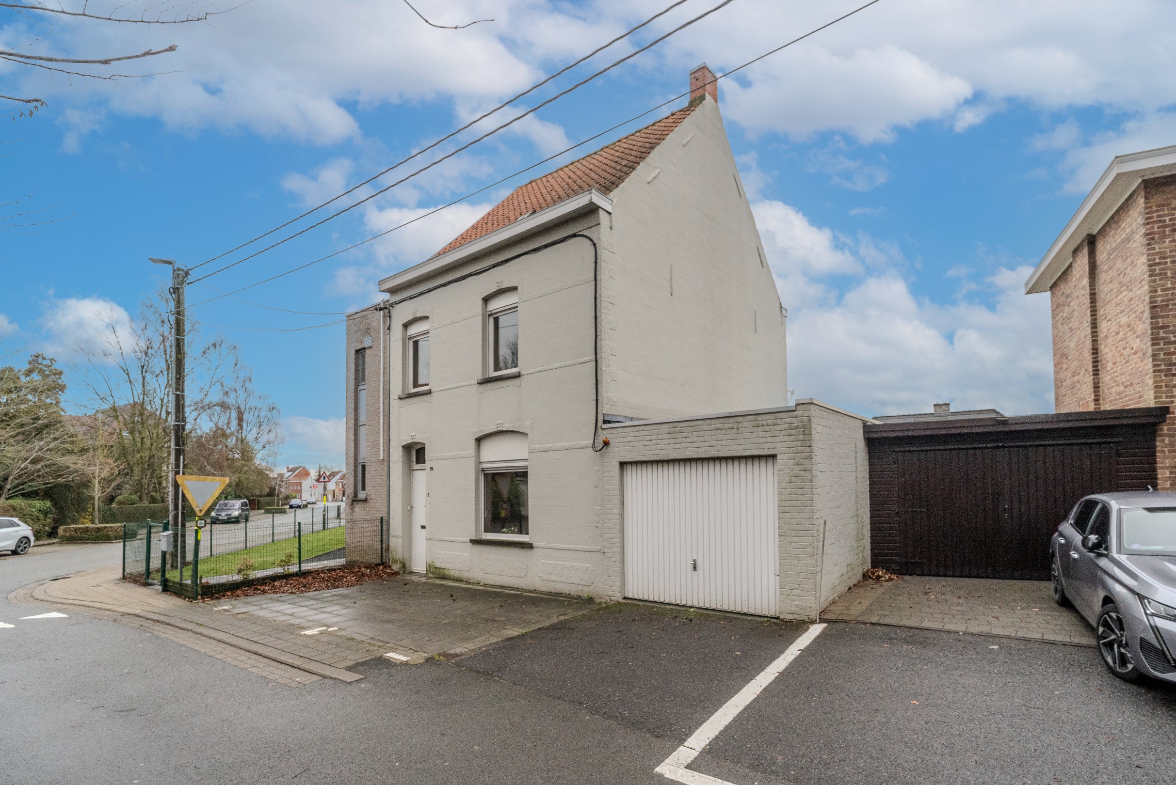 HALFOPEN WONING MET GARAGE EN TUIN - foto 3