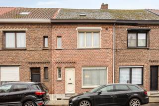 Goed onderhouden, instapklare rijwoning gelegen in het centrum van Mechelen. Deze gezellige woning beschikt over een aangename leefruimte,...