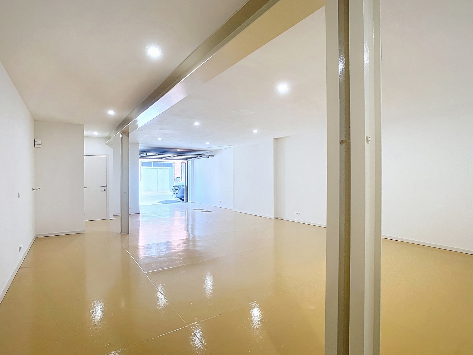 Commerciële ruimte of atelier in het centrum van Gooik - foto 5