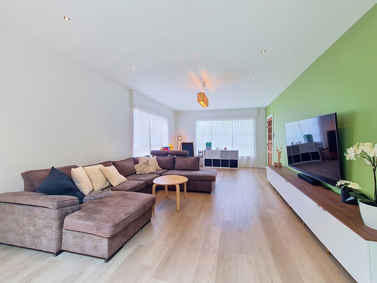 Prachtige ruime woning met 5 slpkrs op ideale ligging - foto 4