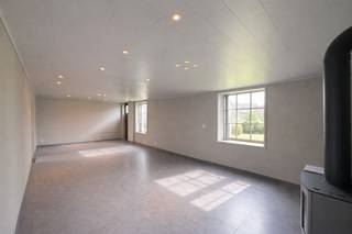 In het centrum van Maria-Aalter vinden we deze woning op wandelafstand van de winkels, het openbaar vervoer en de (nieuwe) school. Op negen...