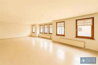 Square Estate presents this superb two-bedroom apartment with garden area/large terrace located on the prestigious Markt square.The apartment...