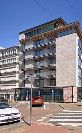 Genieten van licht, ruimte en sfeer. Ben je op zoek naar de ideale nieuwe locatie voor je bedrijf? Zoek niet verder! Dit prachtig casco...