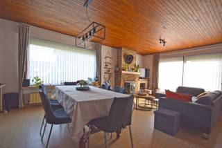 KOOLSKAMPSTRAAT 40G - 8830 HOOGLEDEDeze ruime en rustig gelegen villa in Gits biedt een comfortabele woonomgeving met een grote, zonnige en volledig...