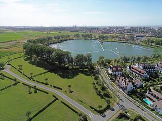 Deze bouwgrond ligt in de rustige en groene omgeving Duinenwater aan het meer Put Van de Cloedt.Perceeloppervlakte = 1.273m²...