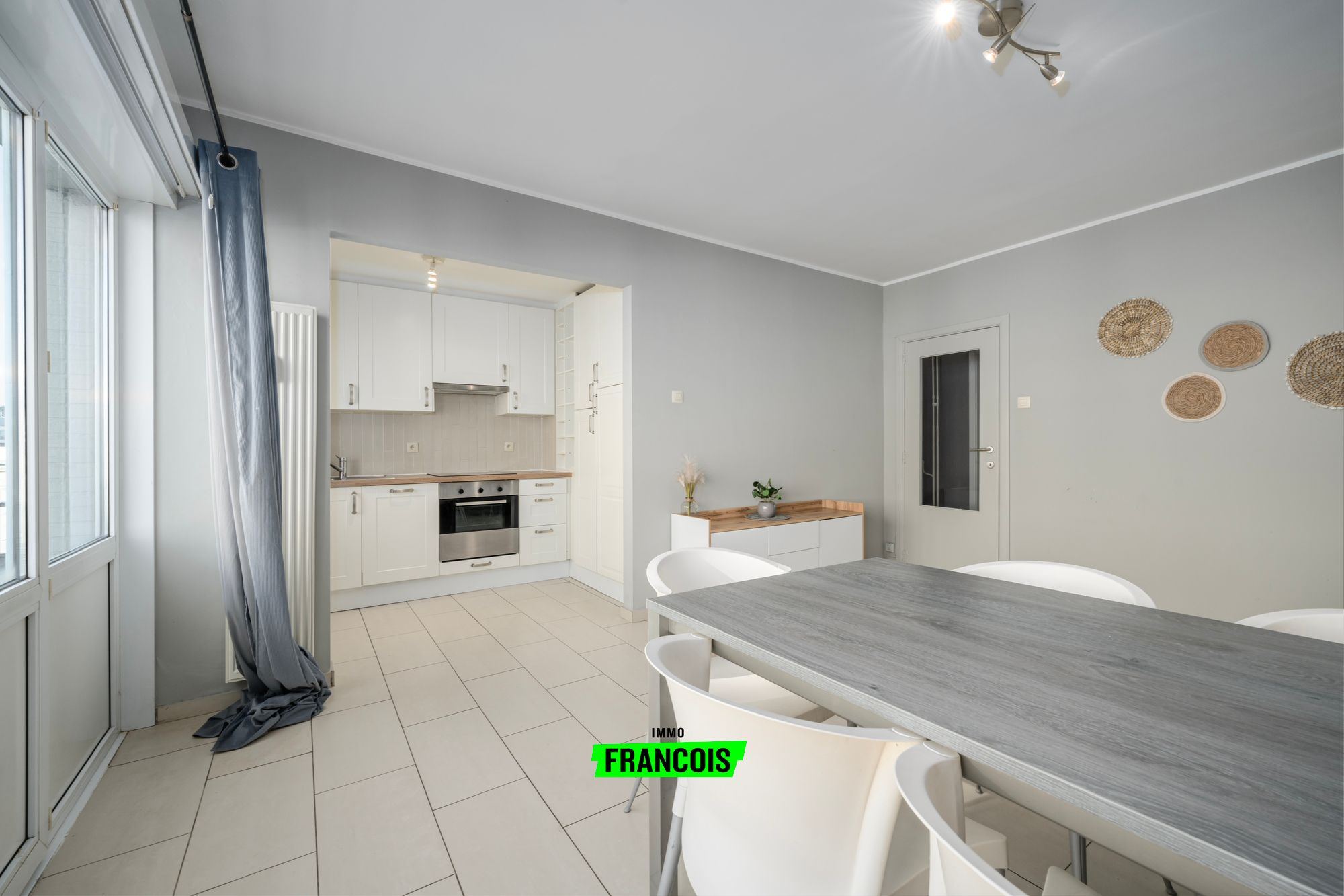 Instapklaar appartement pal in centrum Oostende. - foto 1
