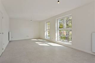 CONFORTABLE APP. AVEC 2 CHAMBRES, TERRASSE + PARKINGPrès du centre du village de Leopoldsburg, nous trouvons cet appartement situé dans une...