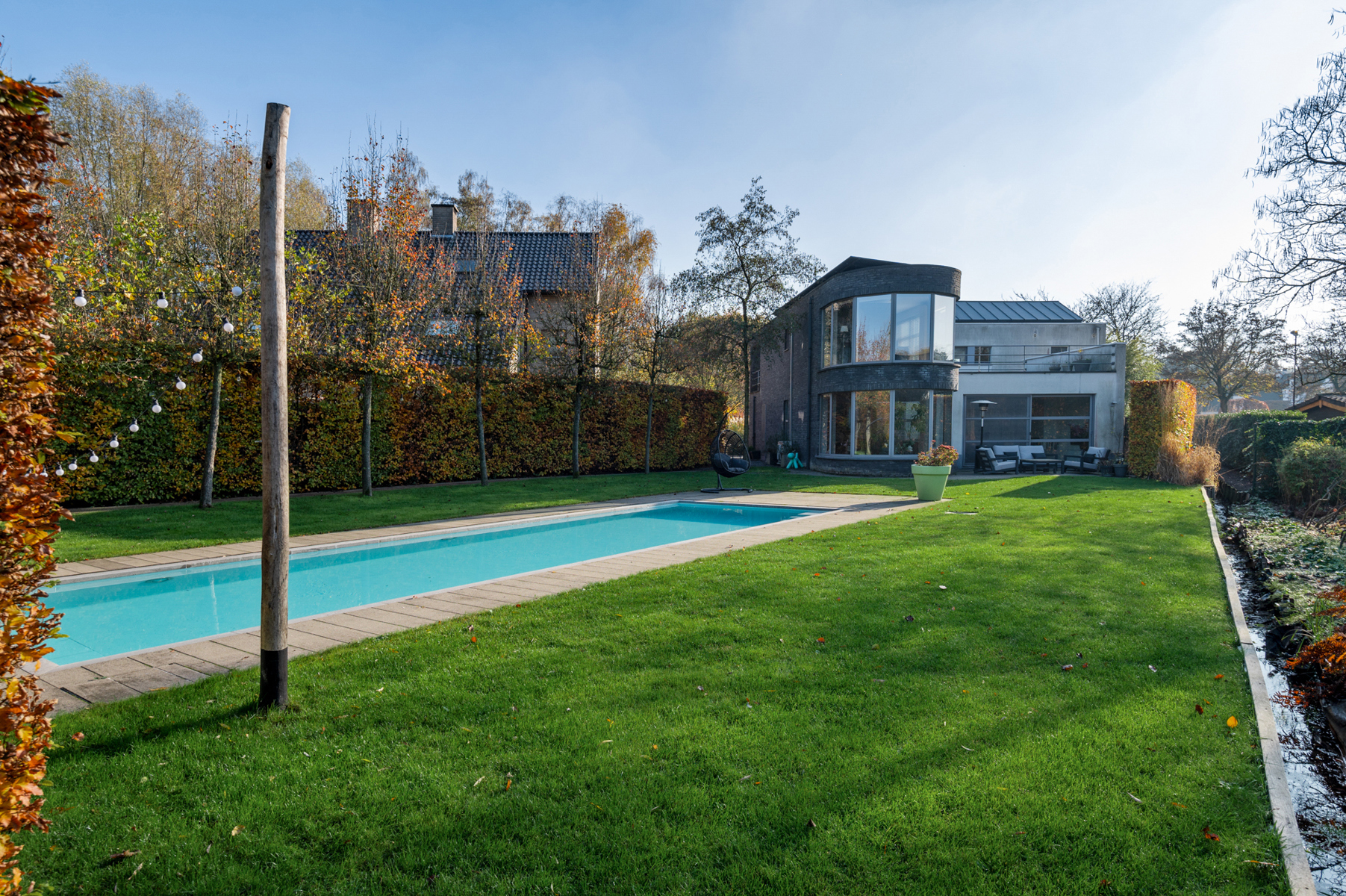 Moderne villa in een doodlopende straat vlakbij het centrum - foto 2