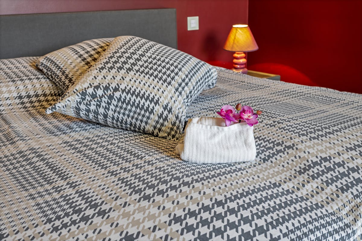 Saunacomplex met zwembad en woonst te koop in Zwevezele. - foto 5