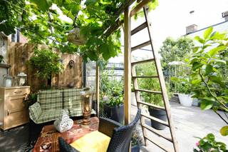 Deze opgesplitste woning gelegen in het Centrum van Tessenderlo bestaat uit een gelijkvloers appartement met 1 slaapkamer, een duplex appartement...