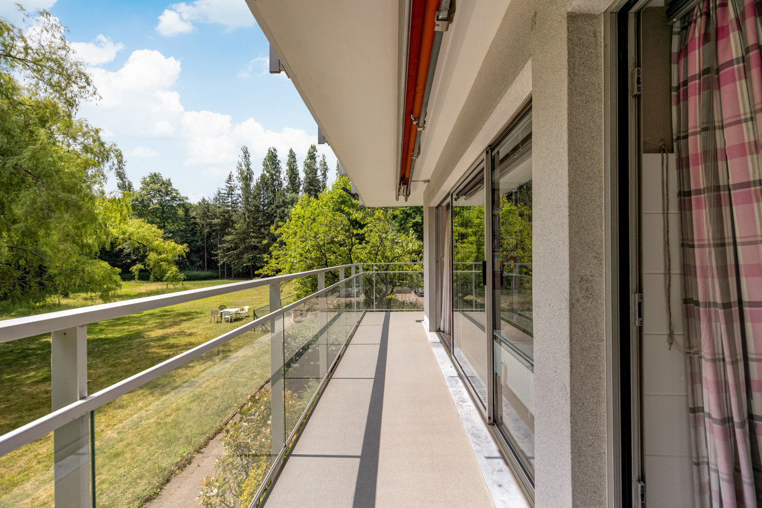 Energiezuinig (EPC B) hoekappartement met uitzonderlijke lichtinval en riant terras te Berchem - foto 5