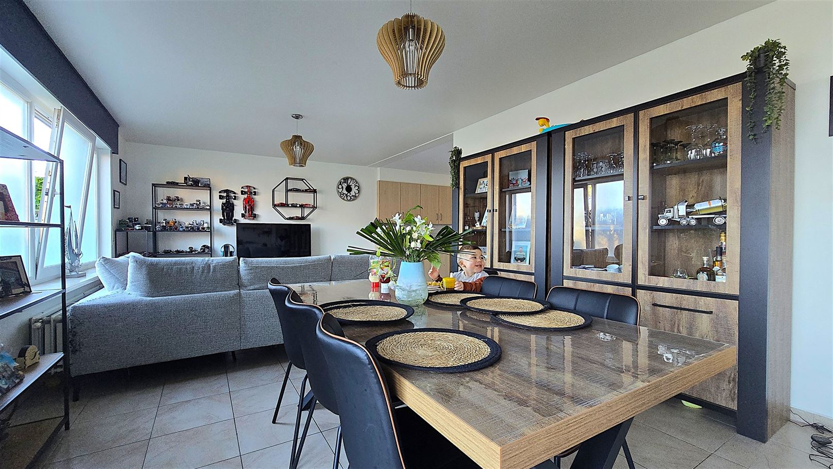 Appartement de 3 chambres à coucher au rez-de-chaussée avec terrasse - photo 2