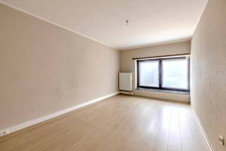 Studio van 72m² in hartje WestmalleIndeling:Ruime woonkamer met open keuken, badkamer, toilet en een ruime slaapkamer.- Kleine gemeenschap zonder...