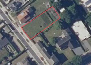 Peut-être la dernière parcelle non bâtie à vendre à Varsenare !Emplacement unique dans la paisible rue King Albert, à proximité de tous les...