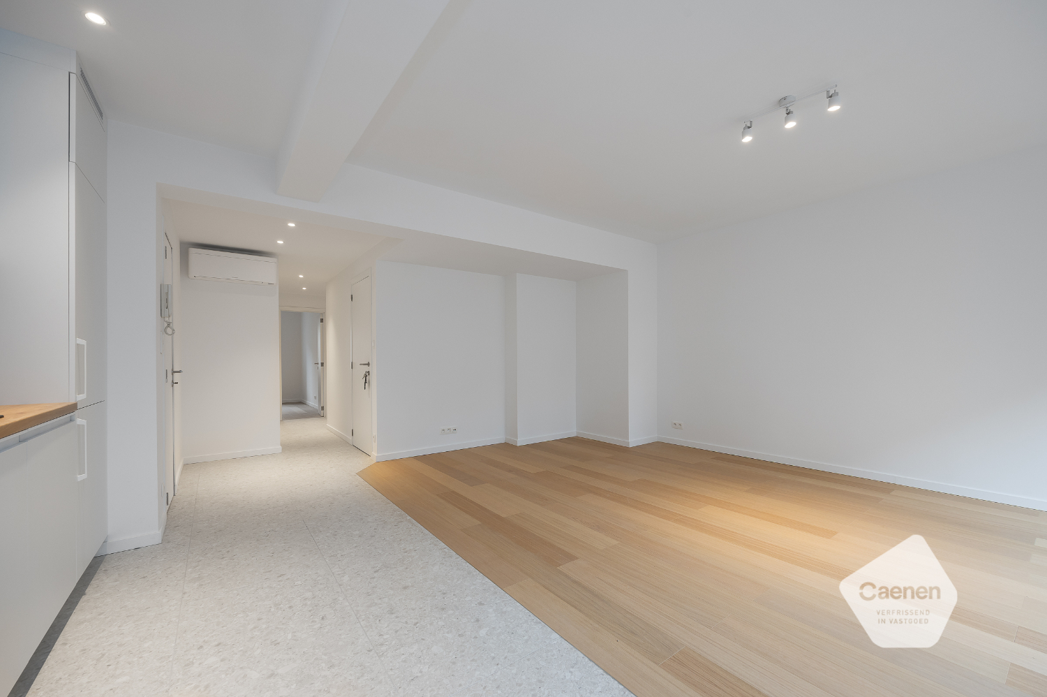 Gerenoveerd twee slaapkamer appartement in centrum Oostende! - foto 4