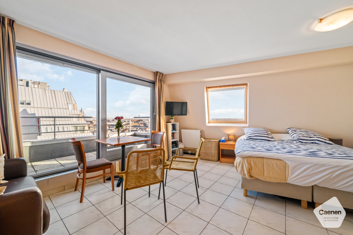 Lichtrijke studio met een prachtig uitzicht op zowel de zee als het hinterland - foto 4