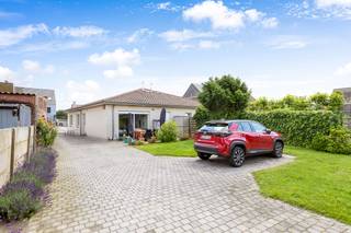 Instapklare woning met 2 slaapkamersDeze knusse woning met alle kamers op het gelijkvloers is gelegen in Dessel op een perceel van 500 m².De indeling...