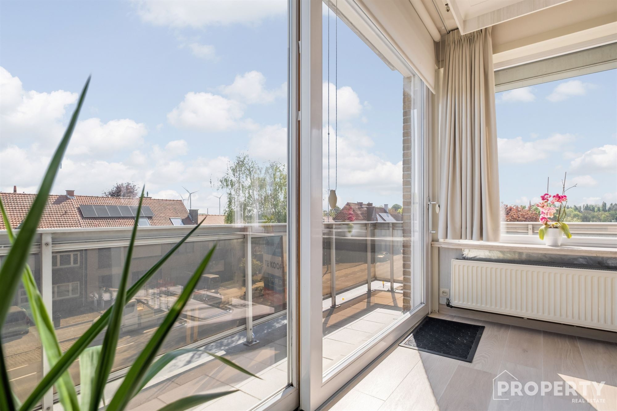 Instapklaar ruim appartement met 2 slaapkamers en garage! - foto 4