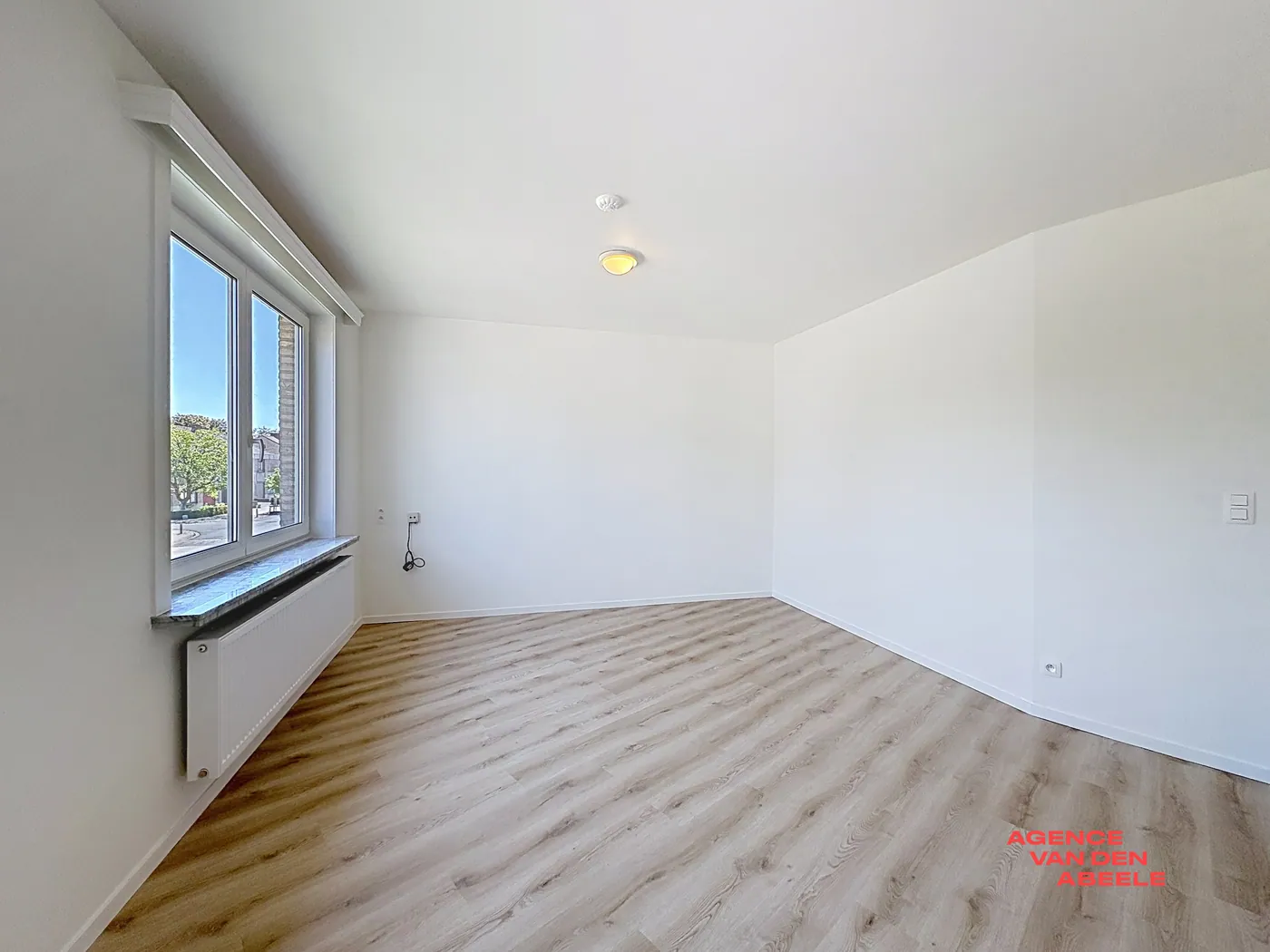 Volledig gerenoveerd appartement met garage - foto 4