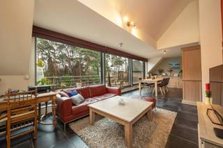 Deze prachtige duplex bevindt zich vlakbij het gezellige dorpshart van Wechelderzande. Bij binnenkomen in het appartement valt meteen de...