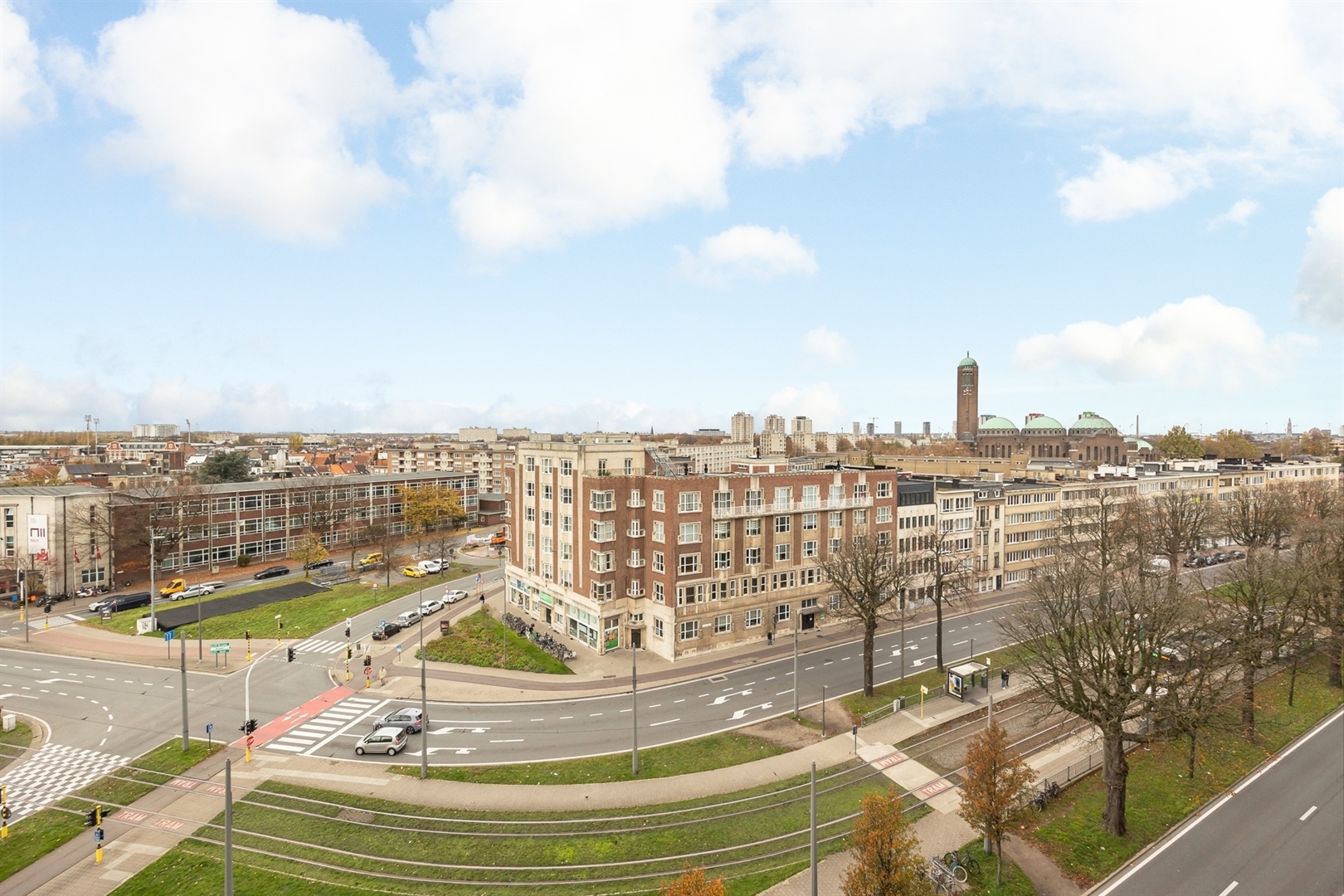 Jan Van Rijswijcklaan ∣ Fully renovated flat 4 bedrooms/2 bathrooms + 2P - photo 5