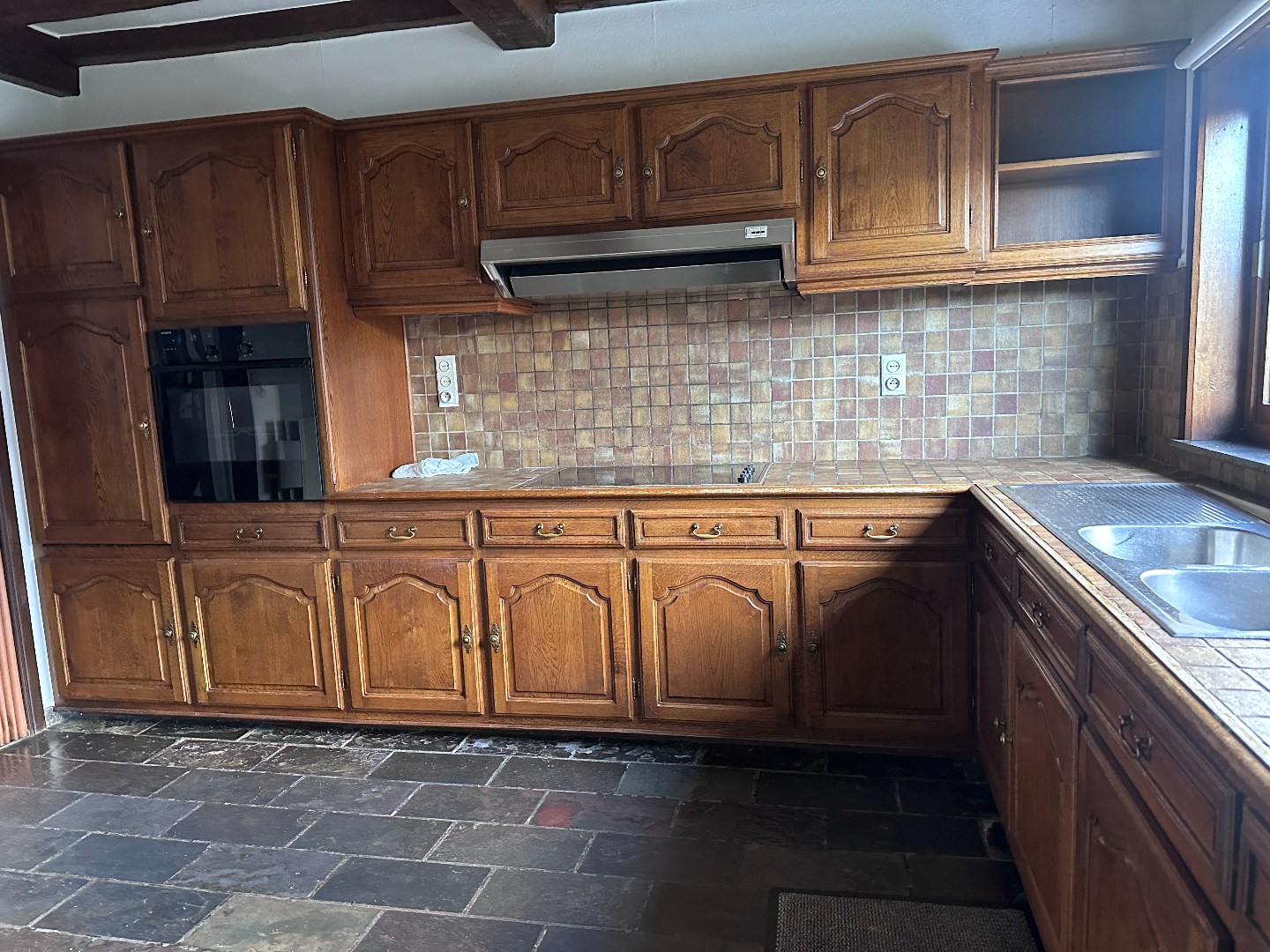 Charmante te renoveren woning in residentiële woonomgeving - foto 4