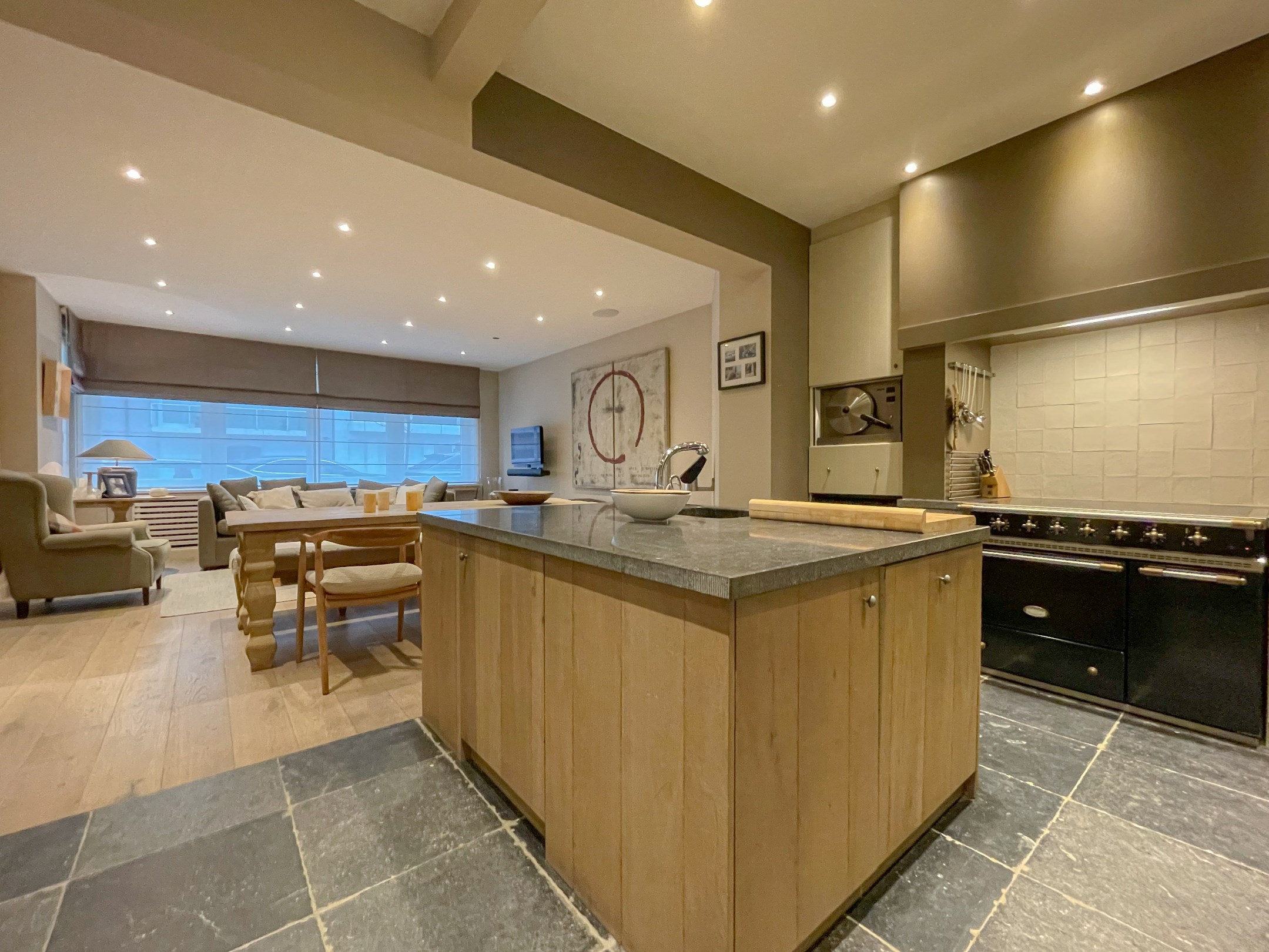 Aangenaam, perfect onderhouden appartement met een ruim terras. - foto 5