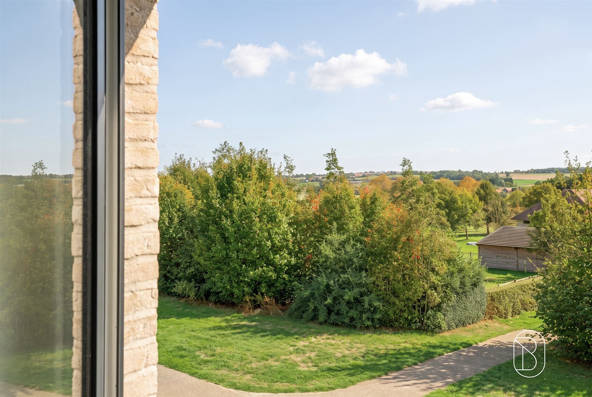 Topgelegen grote woning met 4 slk, omheinde tuin en garage. - foto 4