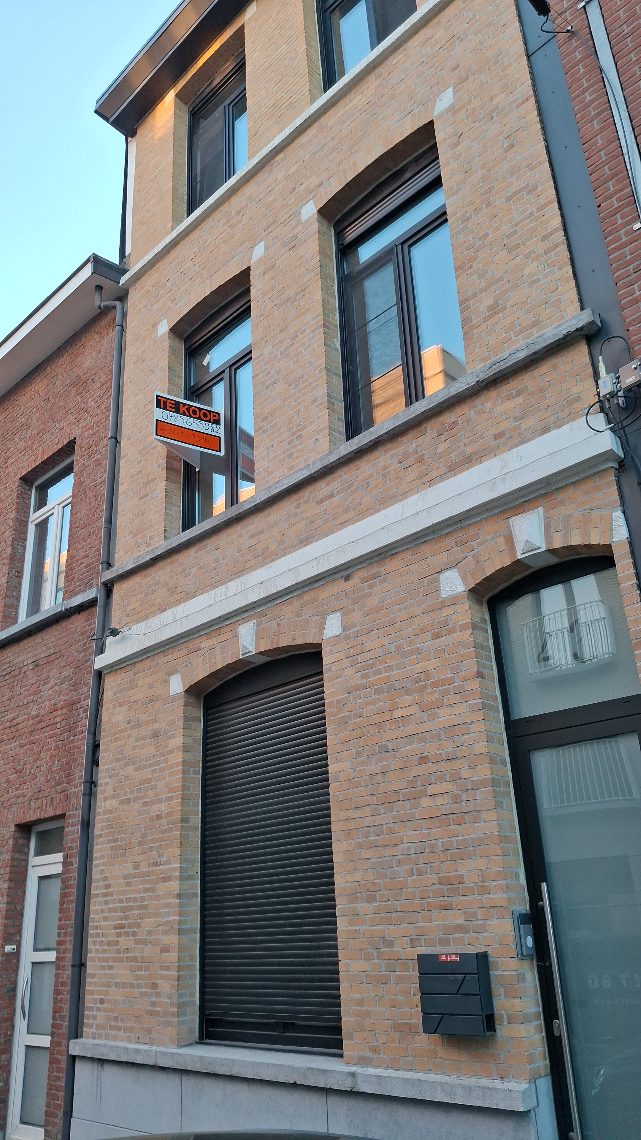 Huis te koop in Antwerpen met 4 slaapkamers - foto 1